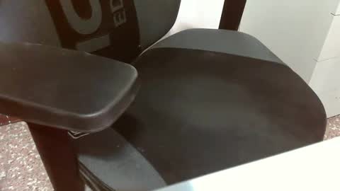 Snapshot of topg84 chatting on March 1, 6:32 pm Topg84 online show from March 1, 6:32 pm