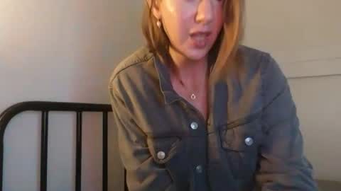 Snapshot of topsywilde chatting on June 22, 8:55 am Topsy online show from June 22, 8:55 am