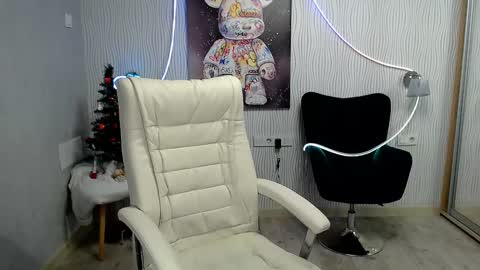 Snapshot of tori_blond chatting on December 26, 7:35 am tori_blond online show from December 26, 7:35 am