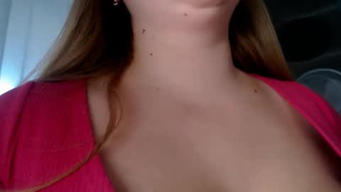 Snapshot of tori_blond chatting on October 25, 7:05 am tori_blond online show from October 25, 7:05 am