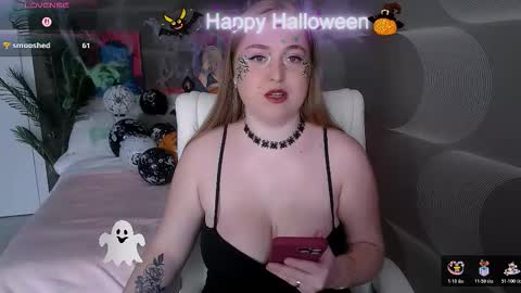 Snapshot of tori_blond chatting on October 31, 8:37 am tori_blond online show from October 31, 8:37 am