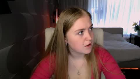 tori_blond online show from April 28, 6:18 am