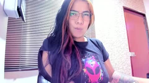 karla online show from November 5, 9:20 am