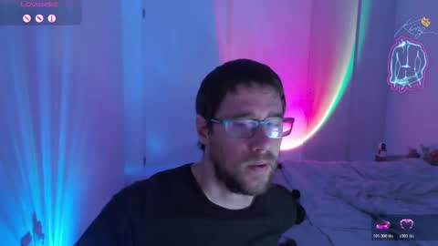 Snapshot of totoclown chatting on December 13, 7:53 pm Thomas online show from December 13, 7:53 pm