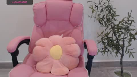 Snapshot of totoro_09 chatting on September 16, 1:56 pm Angelina online show from September 16, 1:56 pm