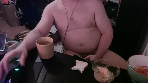 Snapshot of totox1989 chatting on December 29, 10:47 pm Totox online show from December 29, 10:47 pm