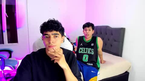 Snapshot of touch_n_play chatting on October 24, 5:04 am Marco and Jonas online show from October 24, 5:04 am