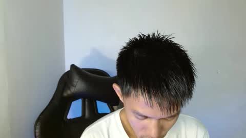 Snapshot of touch_of_alison chatting on December 13, 10:59 pm Alison online show from December 13, 10:59 pm