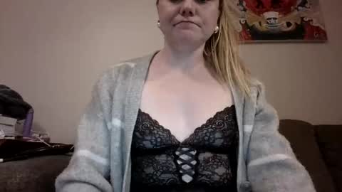 tough_as_scars online show from December 2, 12:49 am