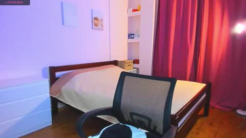 Snapshot of toxic_lina chatting on February 11, 3:29 pm Ellina online show from February 11, 3:29 pm