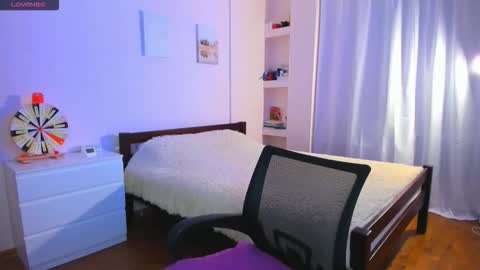 Snapshot of toxic_lina chatting on December 1, 4:28 am Ellina online show from December 1, 4:28 am