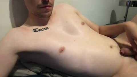 Snapshot of toyboy025 chatting on June 18, 8:02 pm toyboy025 online show from June 18, 8:02 pm