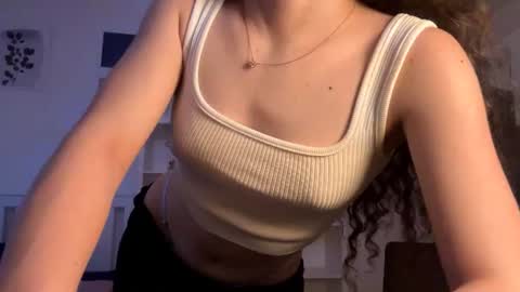 Snapshot of tracithetford chatting on August 5, 5:49 pm Alex3 online show from August 5, 5:49 pm
