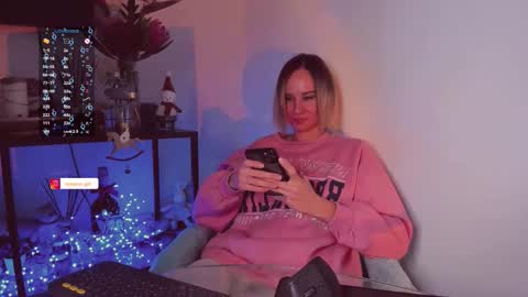 Snapshot of trafka_murafka chatting on December 13, 7:53 pm Hey my name is Kiri Kiri online show from December 13, 7:53 pm