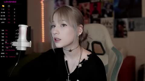 Ariana and Erik online show from March 6, 1:18 pm