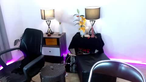 Selena the real cummer online show from January 4, 3:17 pm