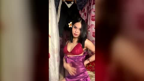 ARA CASTRO online show from May 5, 2:36 pm