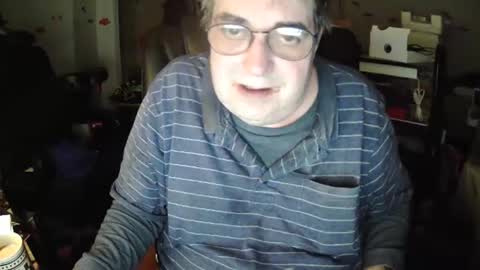 Snapshot of transmtfhello chatting on January 6, 9:57 am Peter online show from January 6, 9:57 am