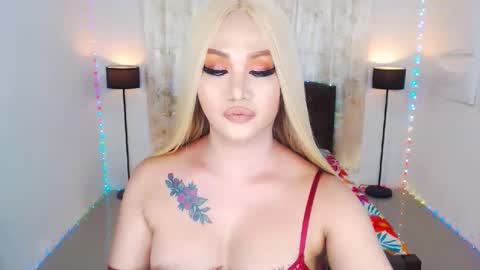KYLIE BELLA  TS online show from June 3, 6:38 am