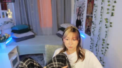 Snapshot of trapsaintgirl chatting on January 14, 6:49 pm Nyuta Hartmann online show from January 14, 6:49 pm