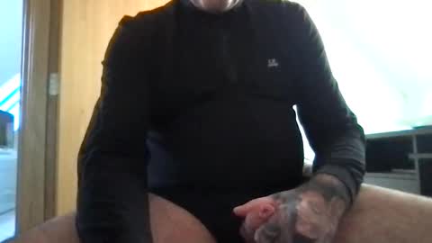 Snapshot of travis7373 chatting on November 20, 2:28 pm travis7373 online show from November 20, 2:28 pm