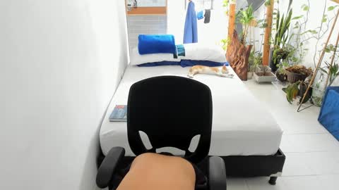 travis bakerr online show from December 11, 2:22 pm