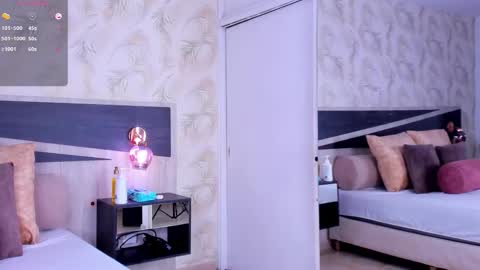 Snapshot of travis_lenox_ chatting on November 21, 1:48 am Travis online show from November 21, 1:48 am