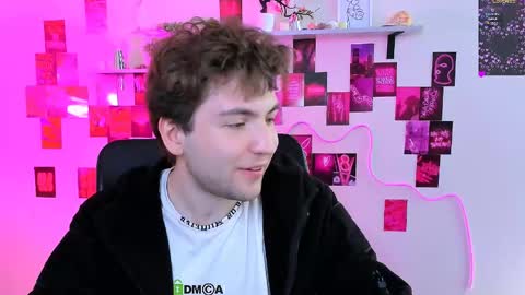 Travis online show from May 4, 8:54 am