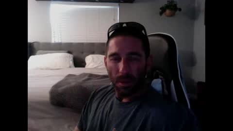 TravisKenn online show from December 8, 9:19 pm