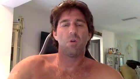 TravisKenn online show from November 10, 7:46 pm