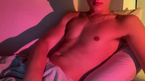 Snapshot of travvy19 chatting on February 17, 12:12 pm travvy19 online show from February 17, 12:12 pm