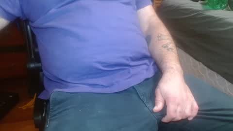 Snapshot of treasured_trash chatting on July 23, 3:15 am Dilly Dally online show from July 23, 3:15 am