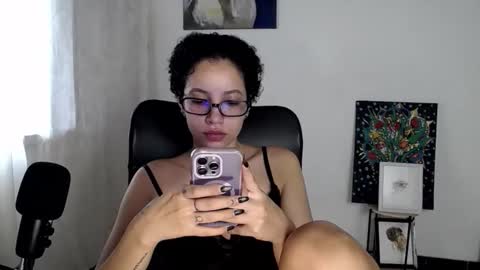 Emily online show from January 5, 7:39 pm