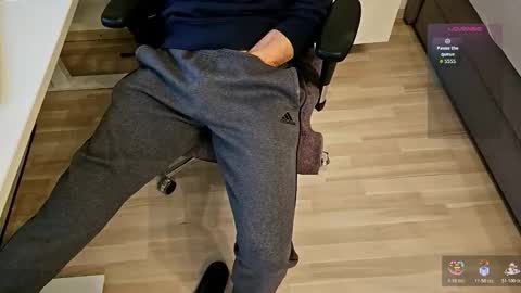 tree1989 online show from February 21, 3:57 pm