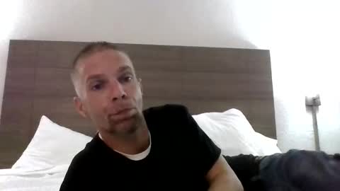 Snapshot of treeburner1 chatting on October 18, 5:14 pm TreeBurner1 online show from October 18, 5:14 pm