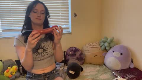 treecups online show from February 27, 10:43 pm