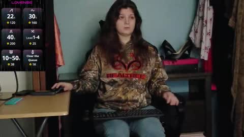 Snapshot of treejeanne chatting on October 25, 12:34 pm TreeJeanne online show from October 25, 12:34 pm