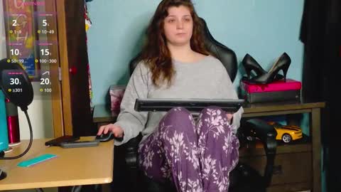 Snapshot of treejeanne chatting on November 10, 1:15 am TreeJeanne online show from November 10, 1:15 am