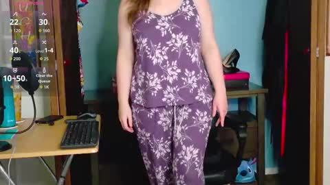 Snapshot of treejeanne chatting on November 12, 2:23 am TreeJeanne online show from November 12, 2:23 am