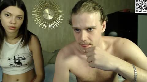 Snapshot of treezyny chatting on February 8, 5:40 am Sarah And Jon online show from February 8, 5:40 am