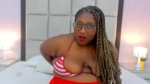 Snapshot of treisyvixen chatting on July 5, 3:23 am Treisy Vixen big ass online show from July 5, 3:23 am