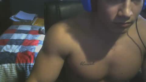 Snapshot of tremboman10 chatting on April 17, 5:05 pm Trembo man online show from April 17, 5:05 pm