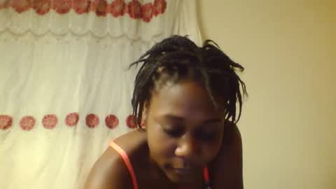 Snapshot of tresyamber chatting on May 7, 1:11 am tresyamber online show from May 7, 1:11 am