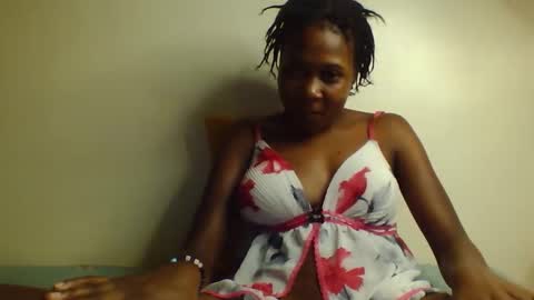 Snapshot of tresyamber chatting on May 8, 3:01 am tresyamber online show from May 8, 3:01 am