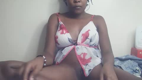 Snapshot of tresyamber chatting on May 29, 5:55 pm tresyamber online show from May 29, 5:55 pm