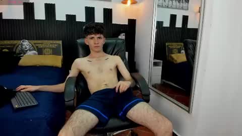 Snapshot of trevor_mob chatting on June 11, 8:51 pm trevor_mob online show from June 11, 8:51 pm