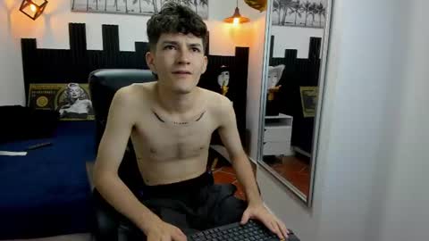 Snapshot of trevor_mob chatting on June 15, 2:19 pm trevor_mob online show from June 15, 2:19 pm