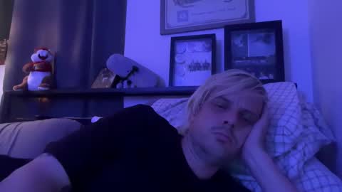Snapshot of trevrawr69 chatting on June 3, 3:42 am trevrawr69 online show from June 3, 3:42 am