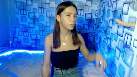 Snapshot of trexie215765 chatting on June 23, 1:58 am trexie215765 online show from June 23, 1:58 am