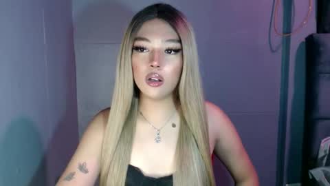 Snapshot of trexie_fucks15 chatting on September 29, 11:04 am trexie_fucks15 online show from September 29, 11:04 am